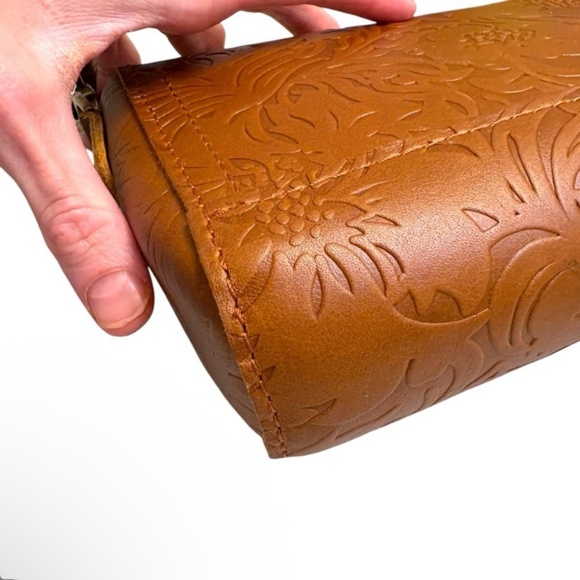 Portland leather metro mini embossed leathe crossbody bag embossed brown leather - Picture 7 of 10